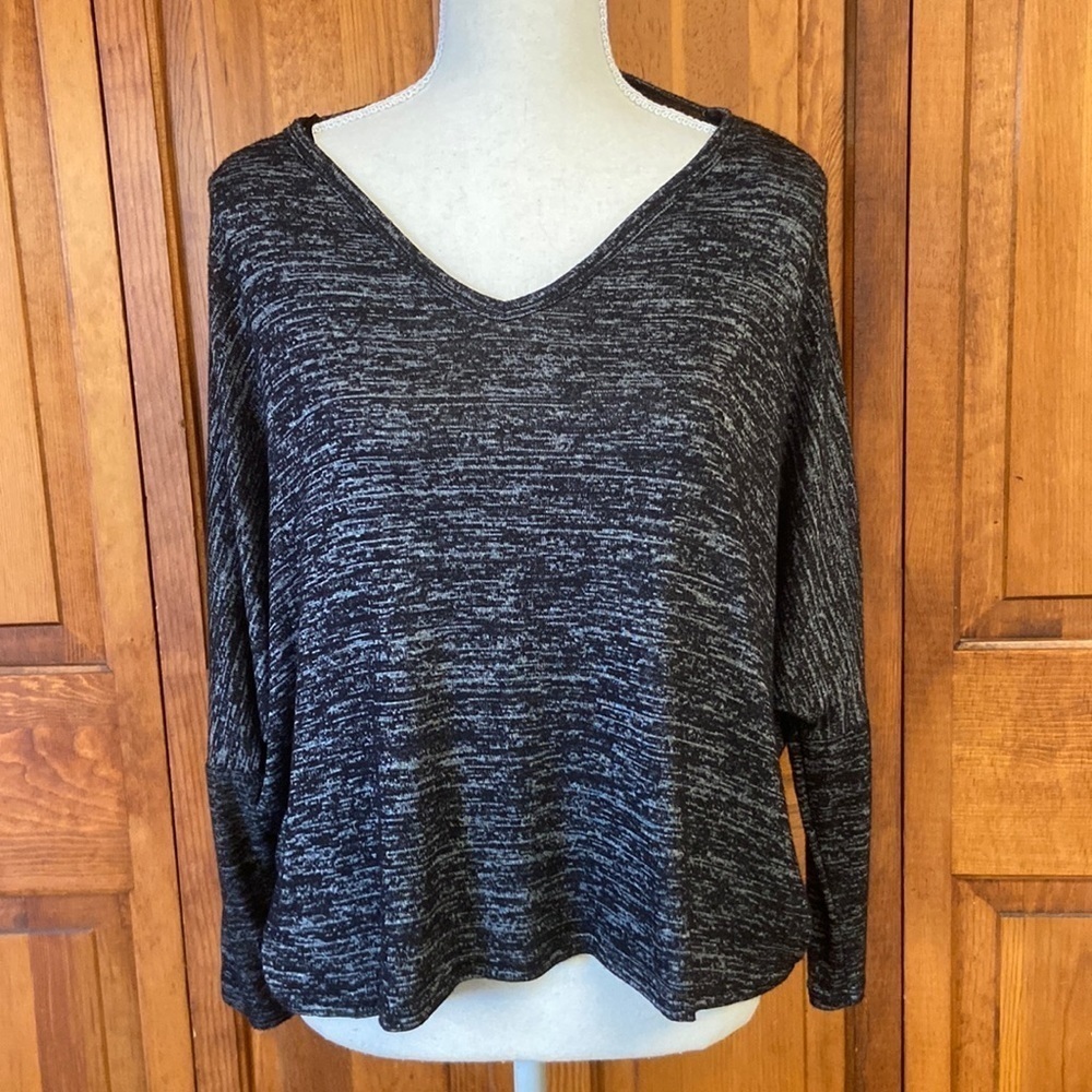 Paper Crane Dolman Crop Heathered Black Long Sleeved V-neck Sweater Boho Small